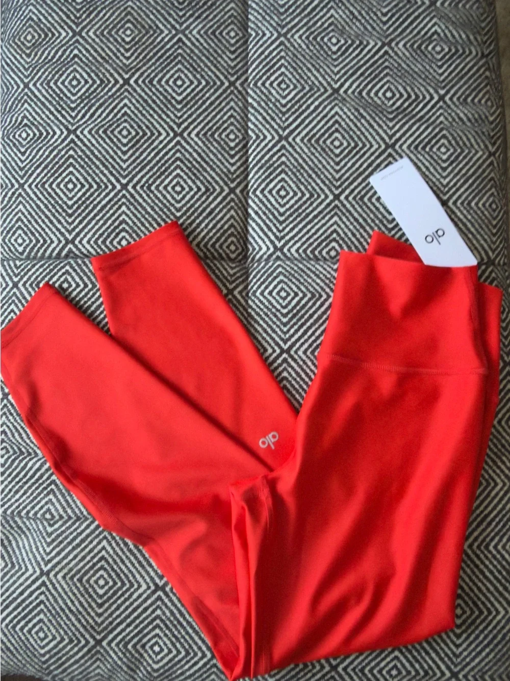 NWT ALO Yoga Bright Red 7:8 High-Waist  Airlift Leggings